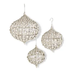 Esferas gigantes de alambre con perlas / Giant wire ornaments with pearls