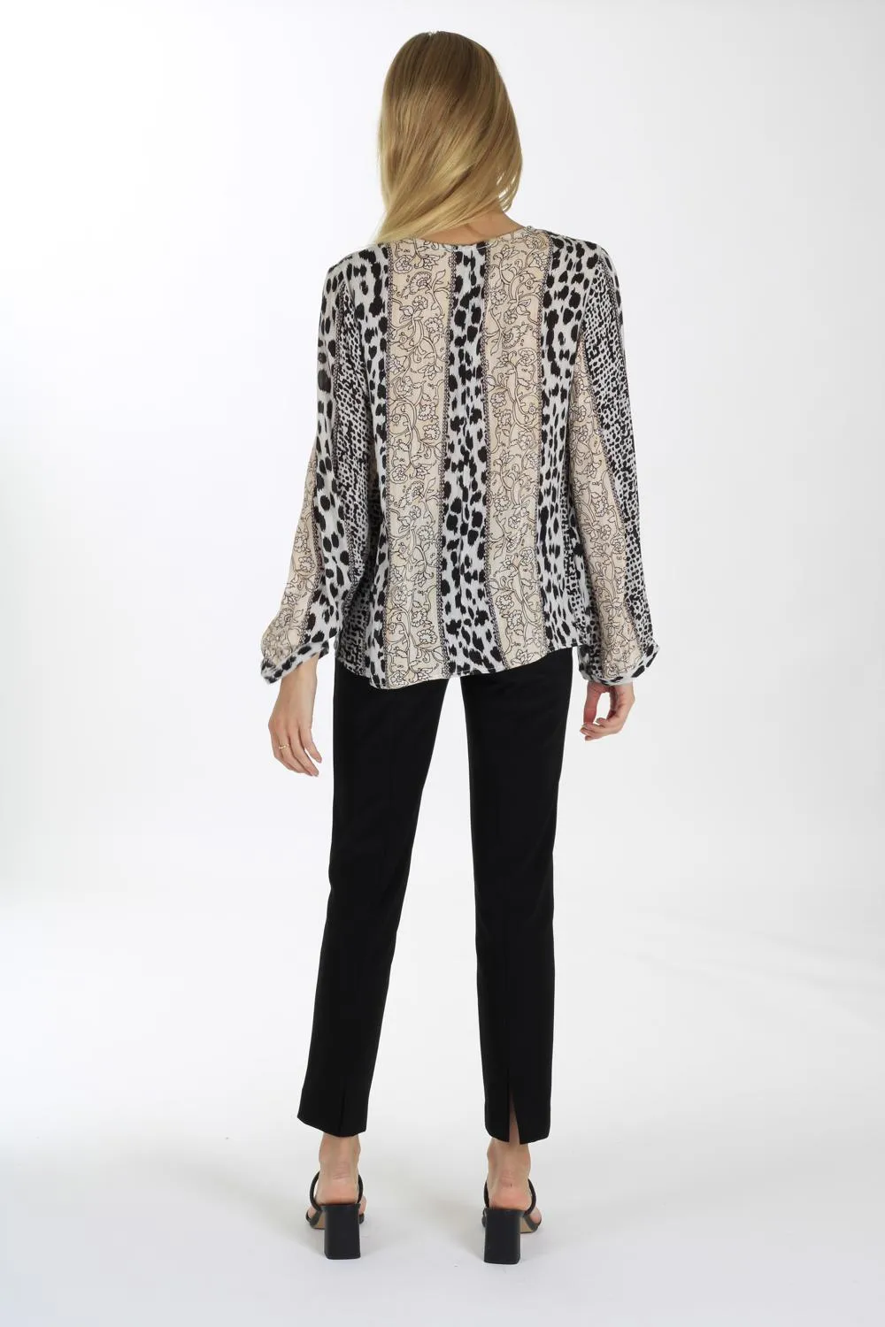 ESSENTIAL ANIMAL PRINTED BLOUSE