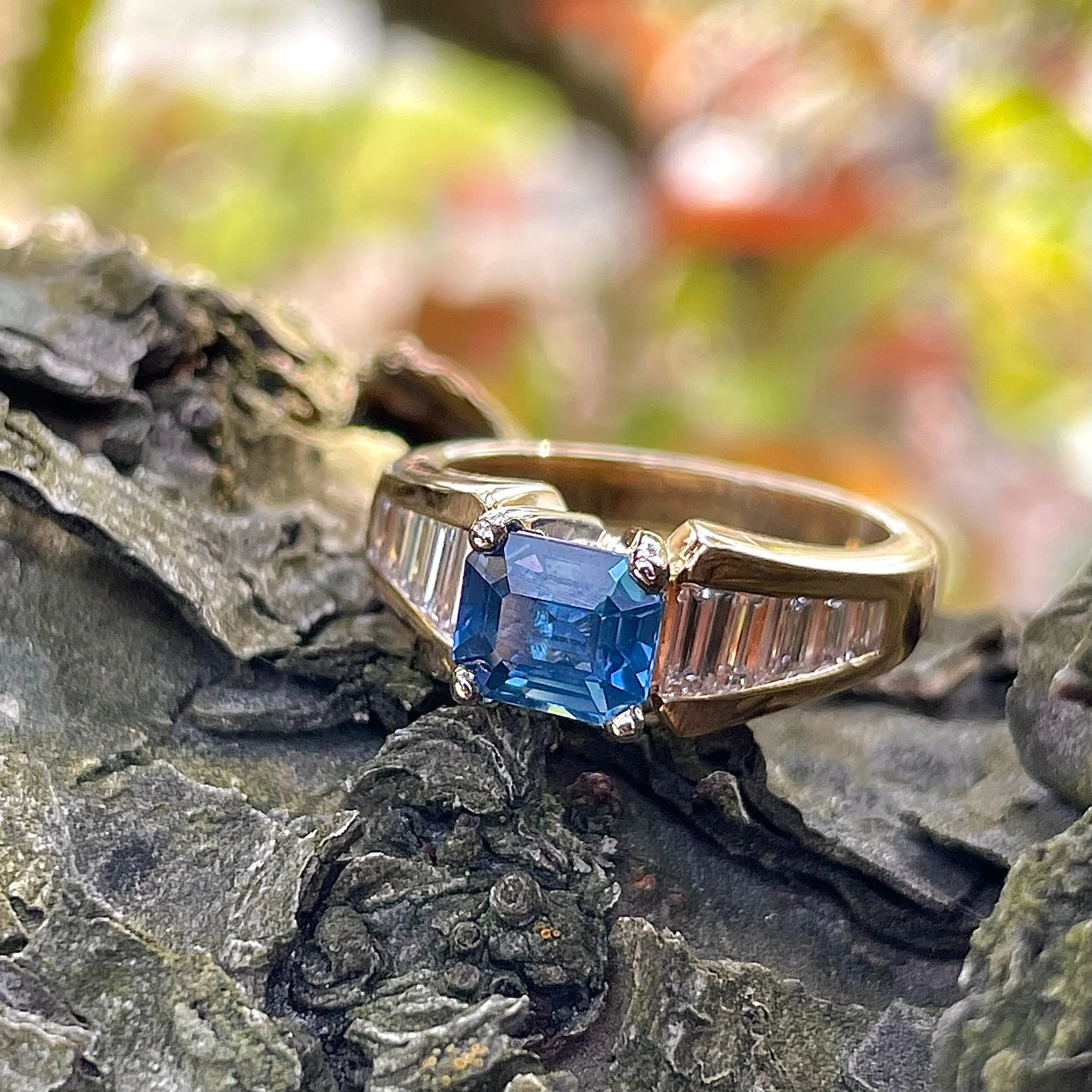 ESTATE 14K YELLOW GOLD STEP CUT CEYLON SAPPHIRE RING