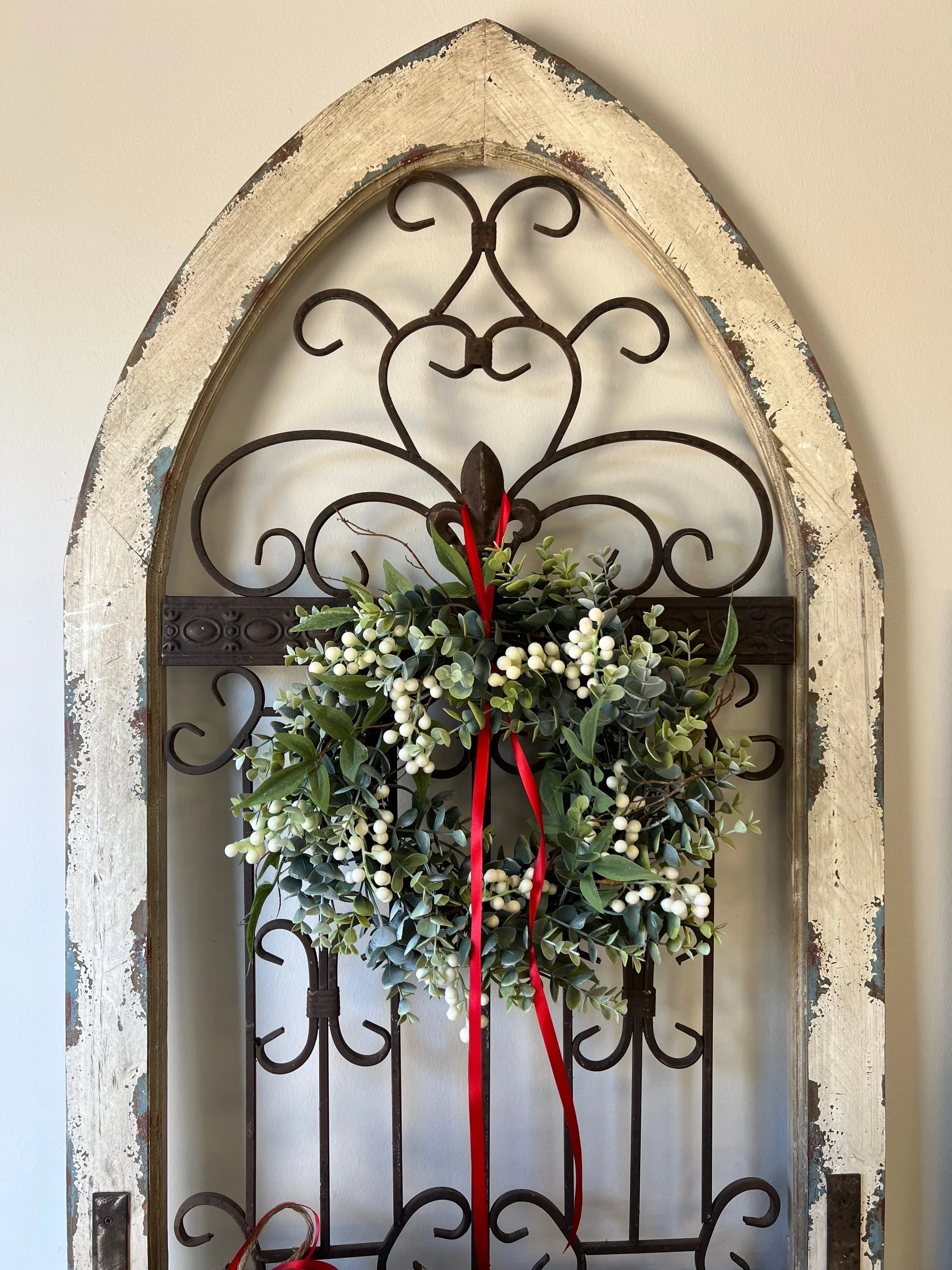 Eucalyptus and White Berry Mini Wreath for Christmas, Set of 2