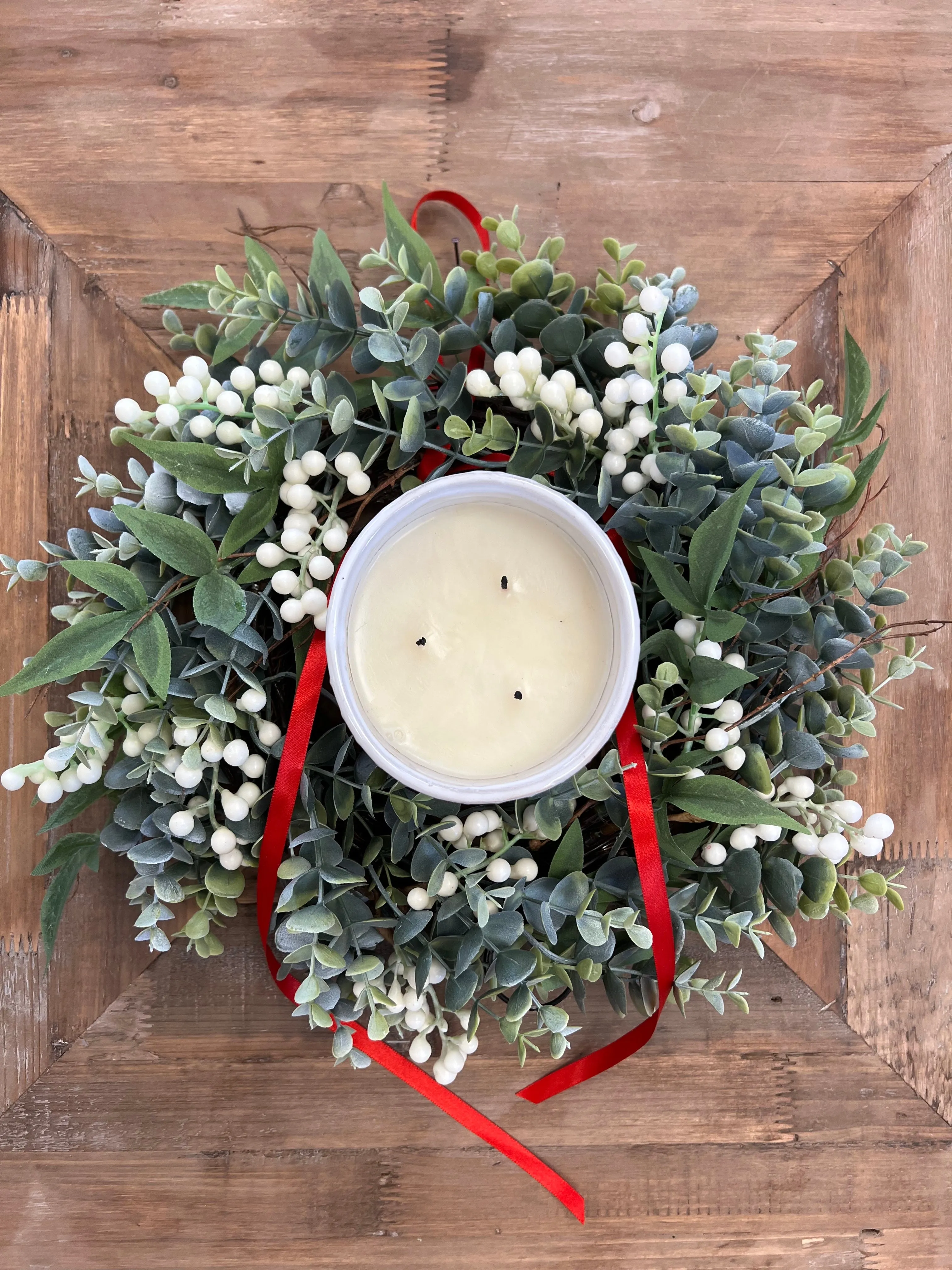 Eucalyptus and White Berry Mini Wreath for Christmas, Set of 2