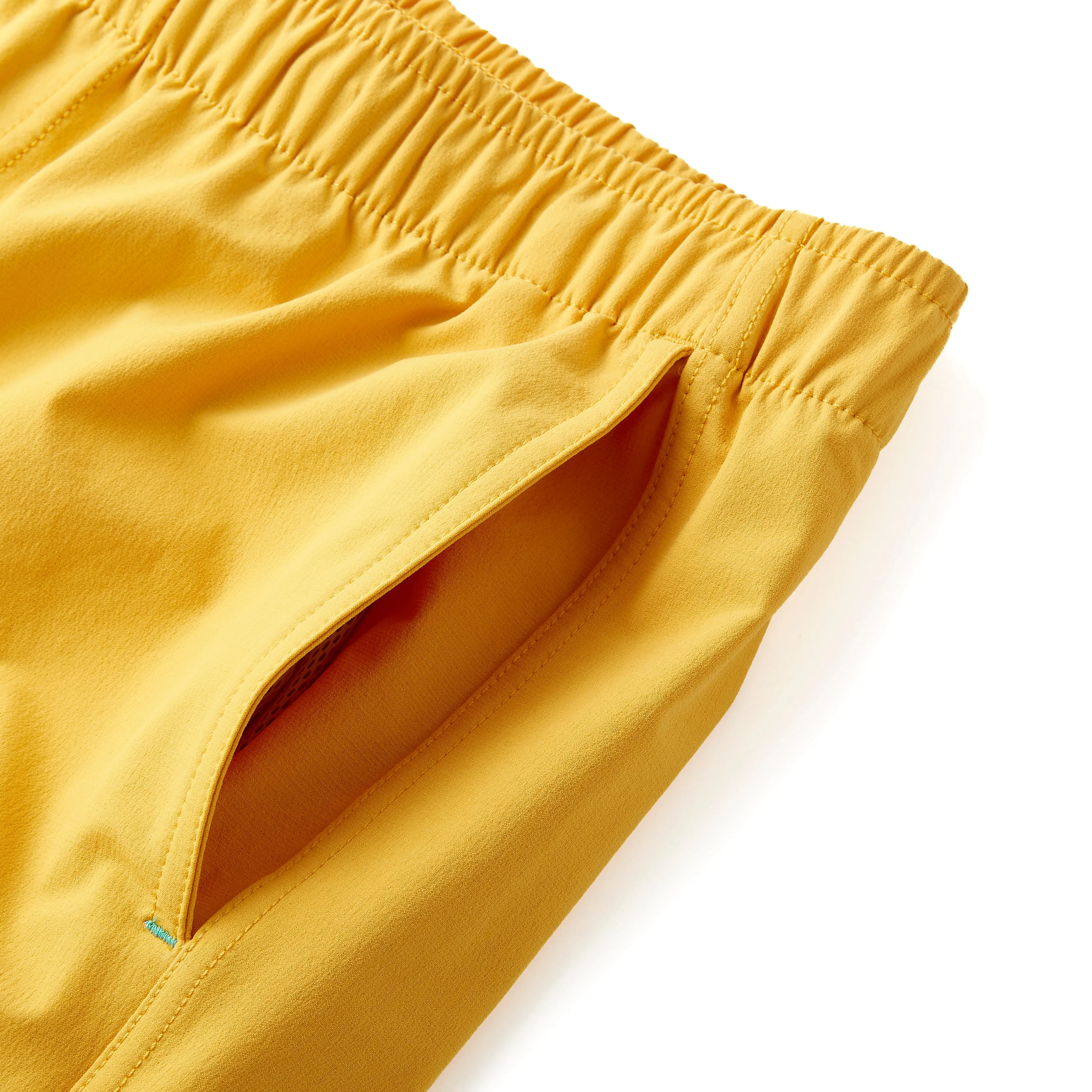 Everyday Short in Mineral Yellow