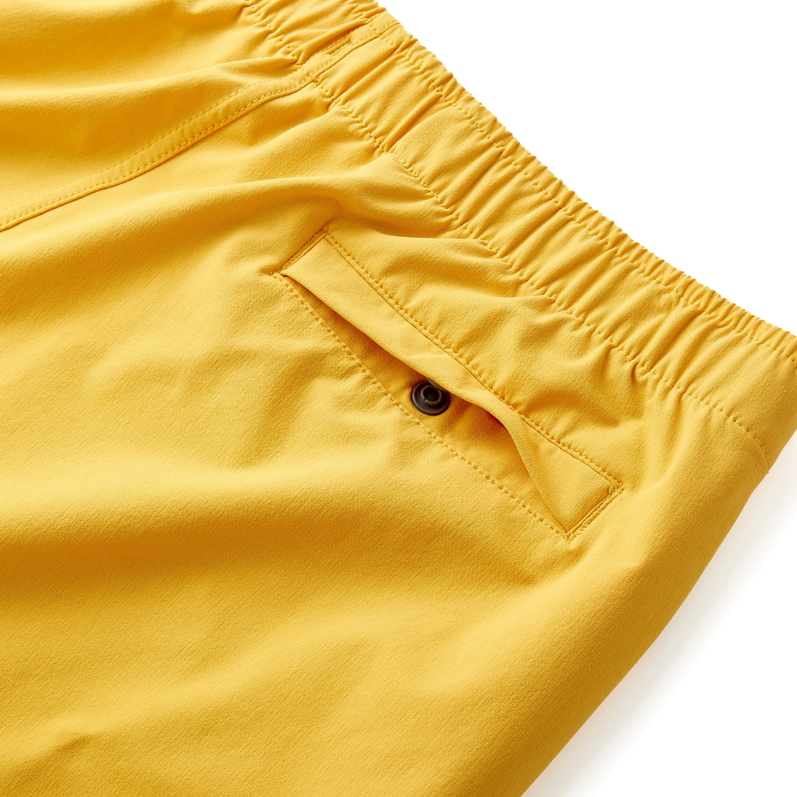 Everyday Short in Mineral Yellow