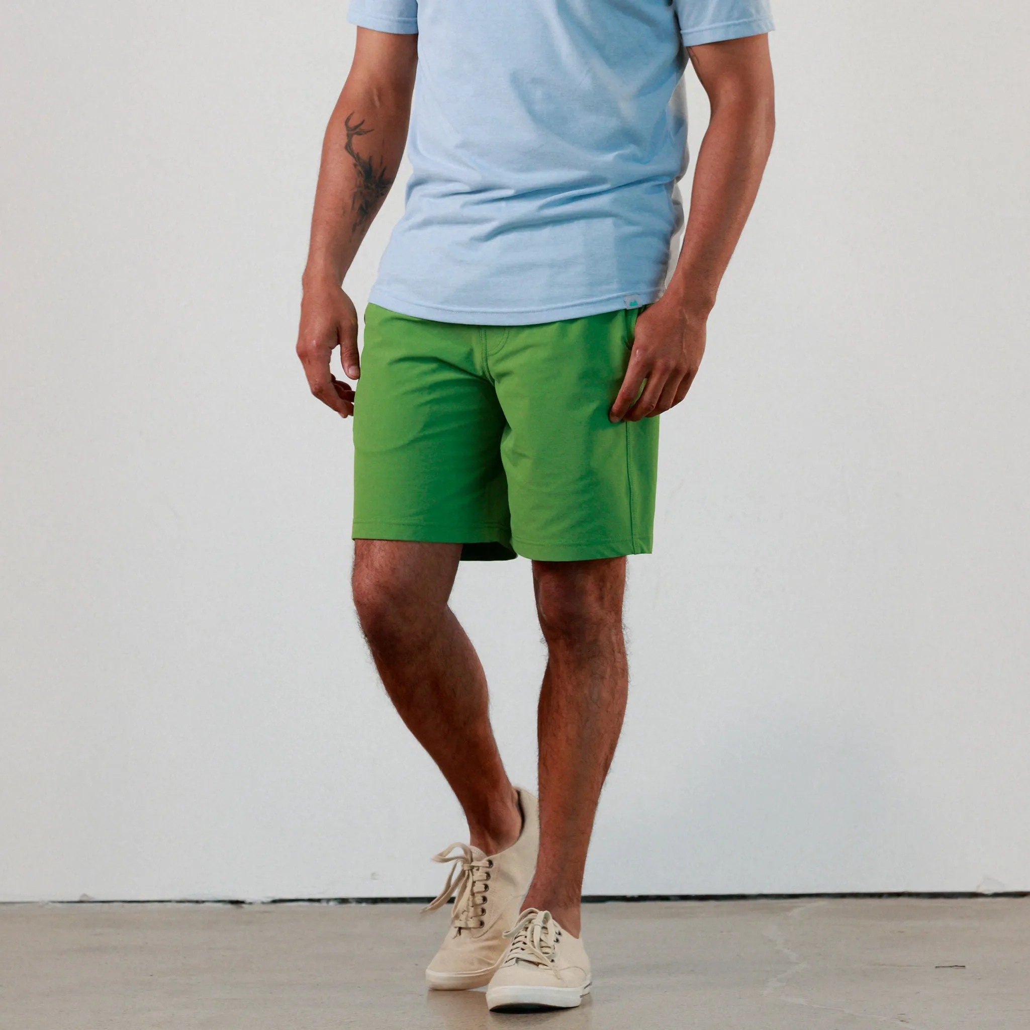 Everyday Short in Seaweed Green