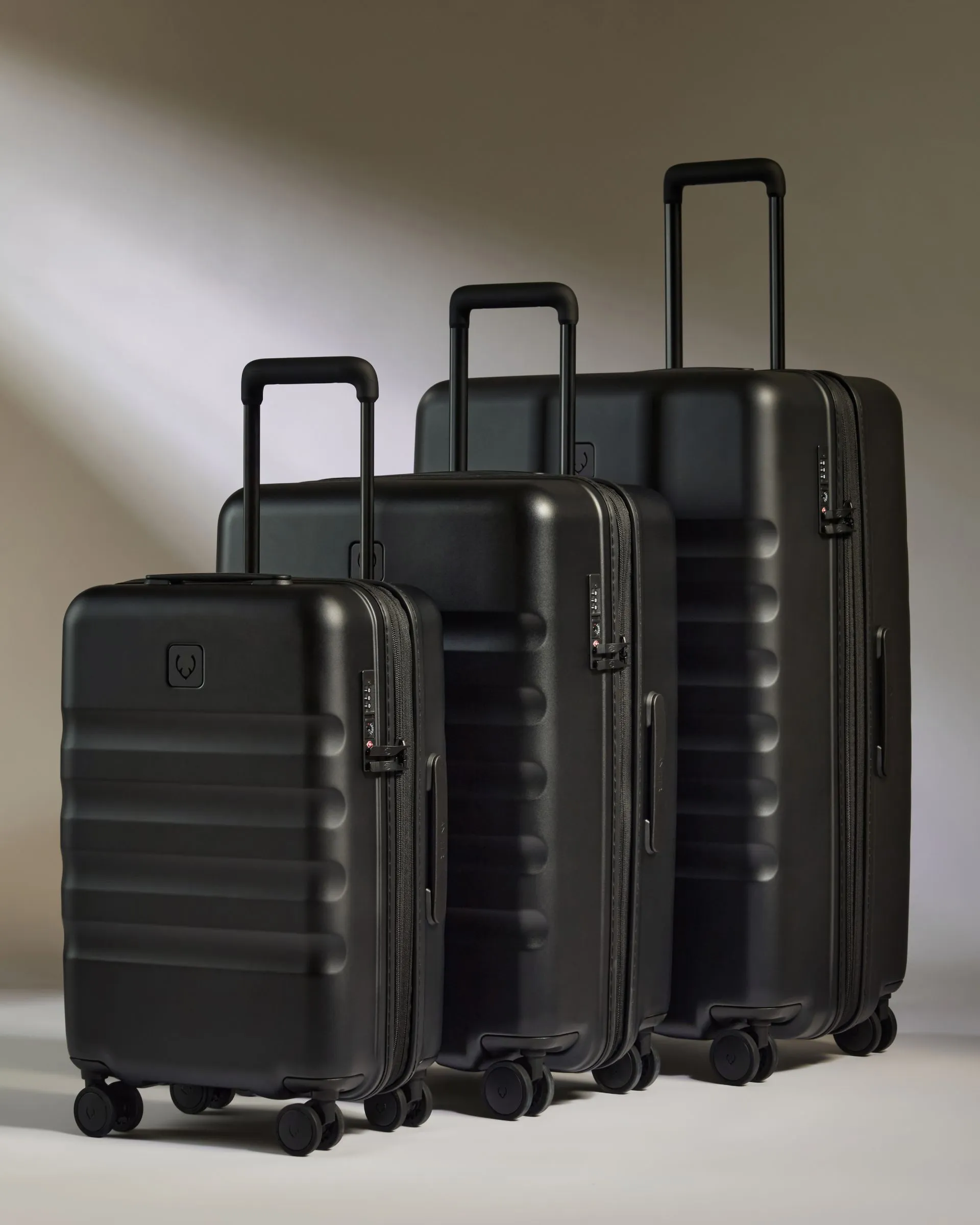 Expander Cabin Suitcase Set  in Black - Icon Stripe