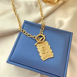 Exquisite Gold Pendant Necklaces for Women