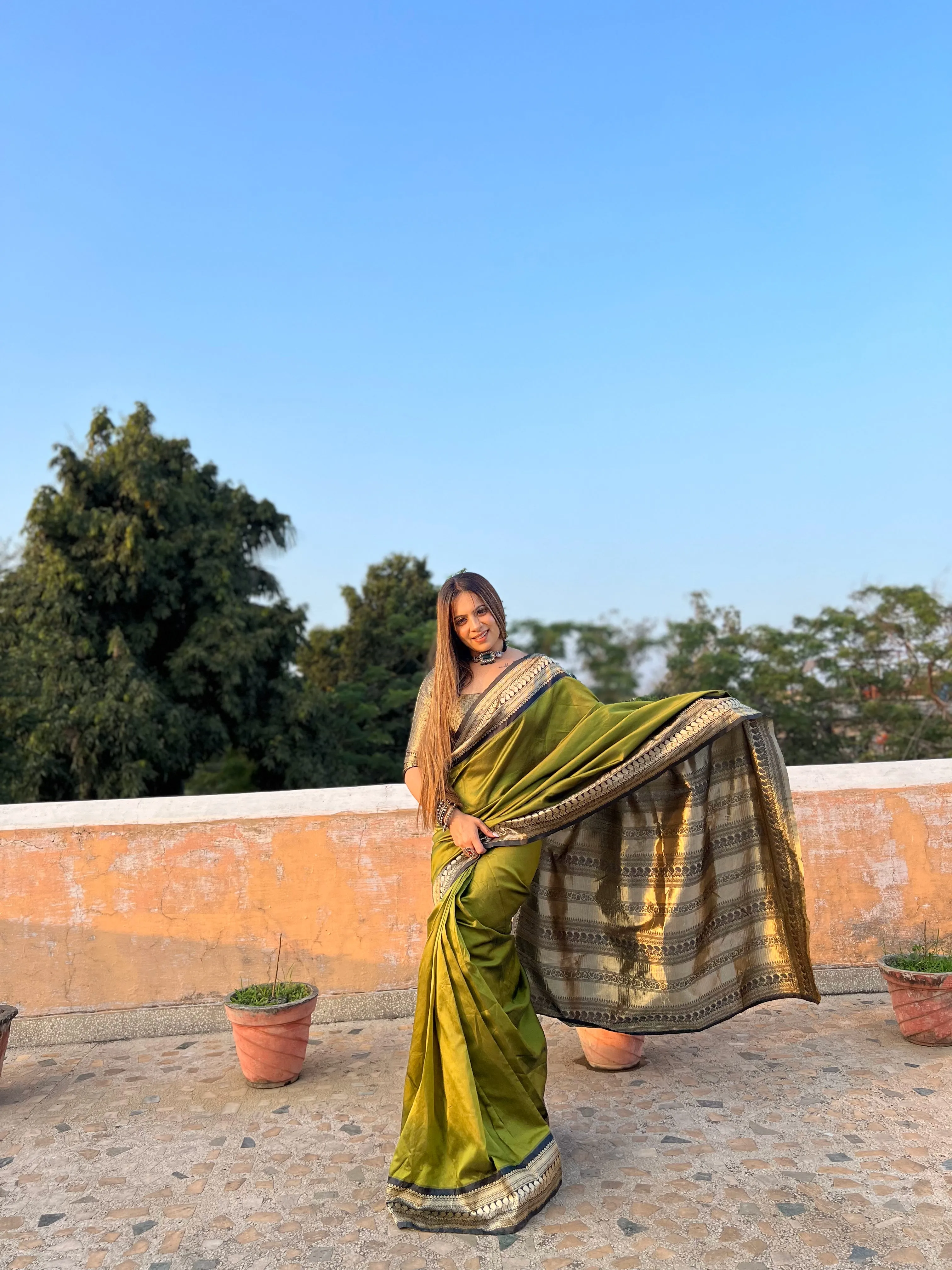 Exquisite Mint Green & Black Jacquard Pure Soft Banarasi Silk Saree with Stylish Blouse Piece