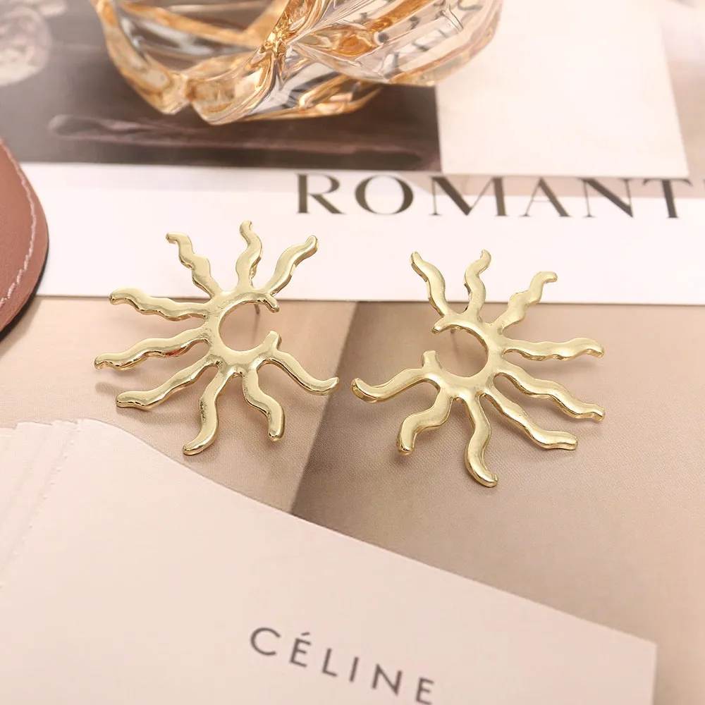 Fashion Jewelry Sun Stud Earrings For Women in Gold Color