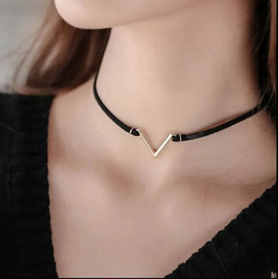 Fashion V Shape Chokers Necklace Torques Summer Punk Style Black Short Velvet Collar Necklaces For Women collares collier femme