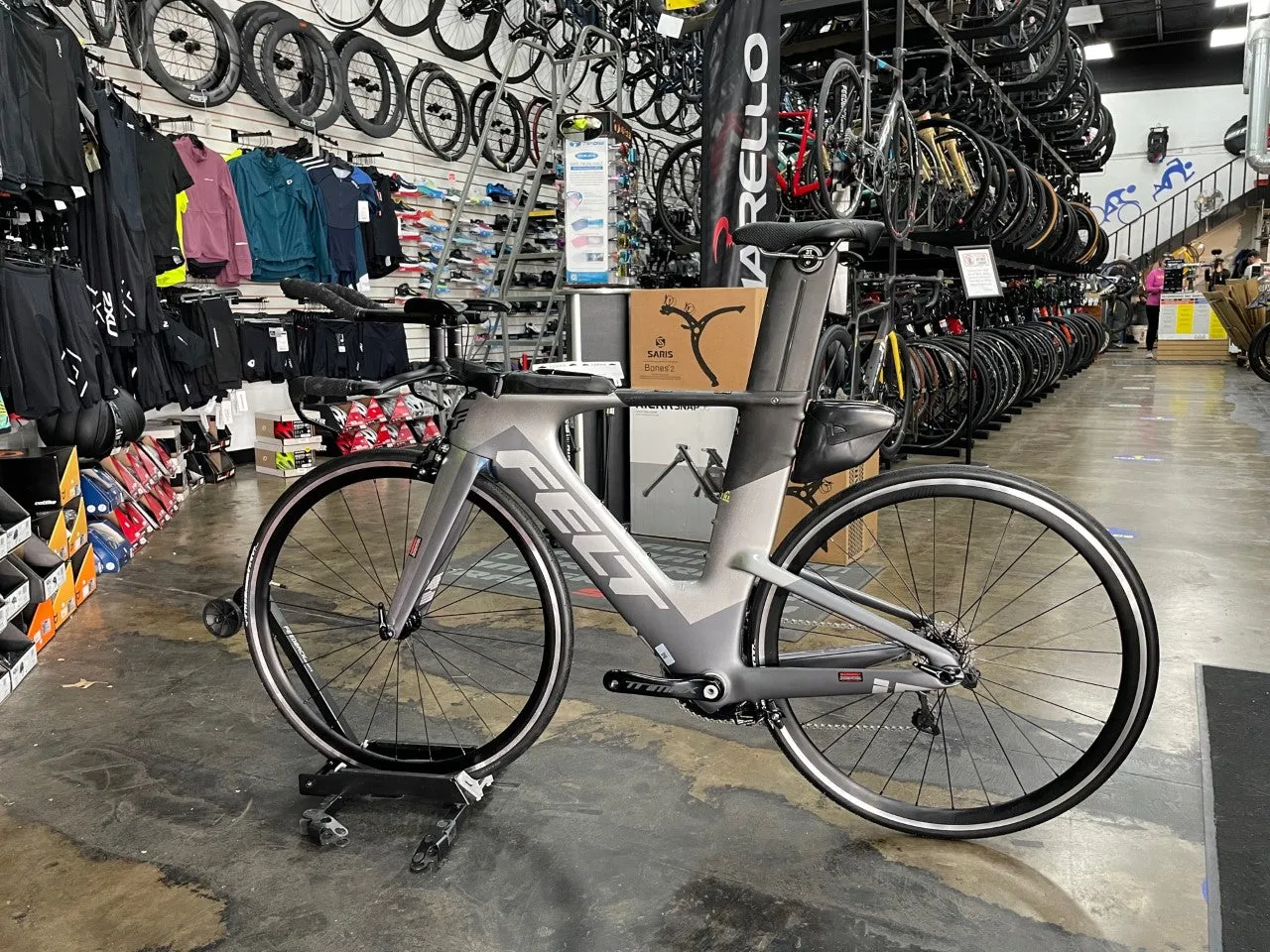 Felt IA 10 Rim Brake Ultegra Di2 11 Speed - Silver/Gray/Black 2018