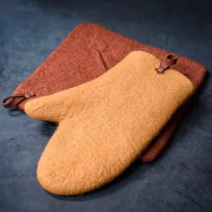 Felted wool oven mittens and pot holder set