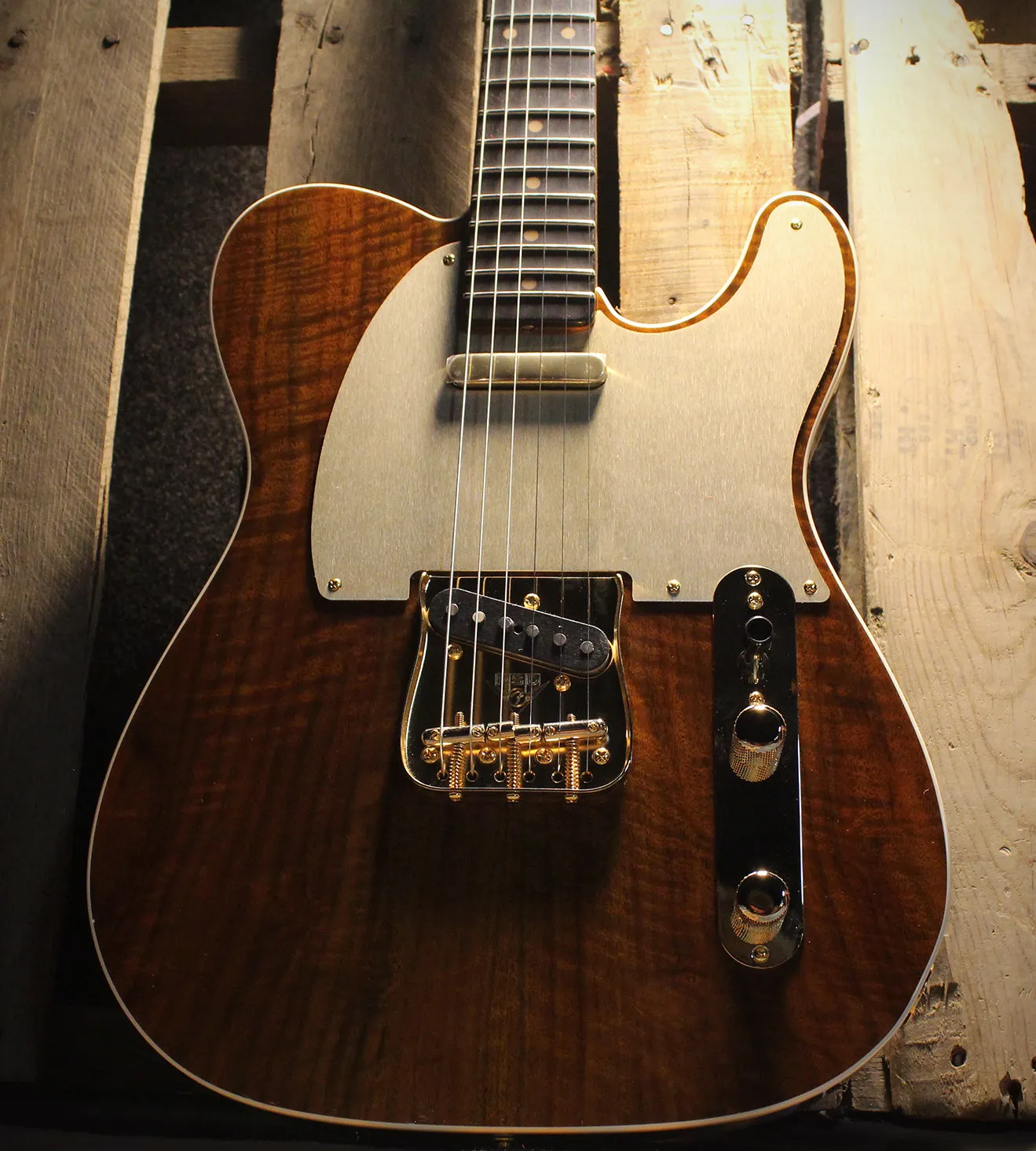 Fender Custom Shop Artisan Claro Walnut Telecaster