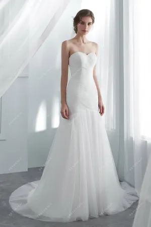 Figure-flattering Pleated Tulle Elegant Trumpet Wedding Gown