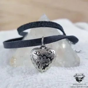 Filigree heart choker