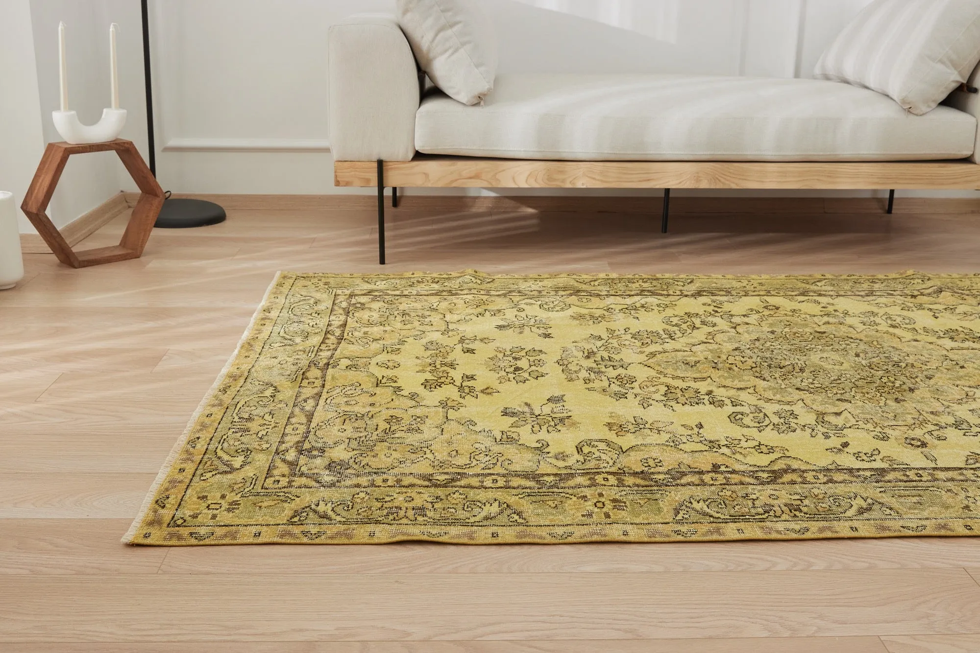 Filomyne - Vintage Turkish Area Rug