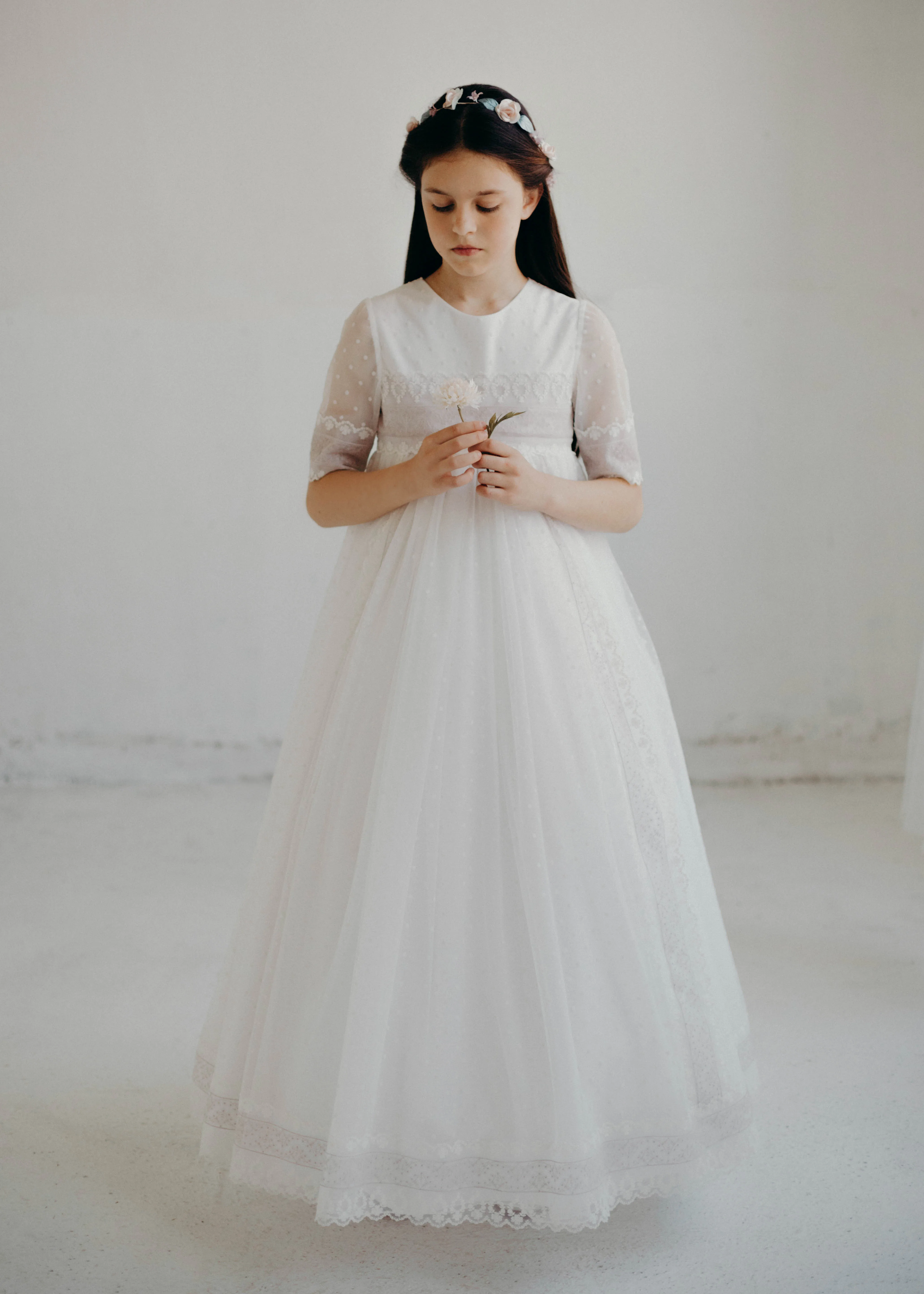 FIRST COMMUNION DRESS MODEL 4610: Romantic First Communion Dress