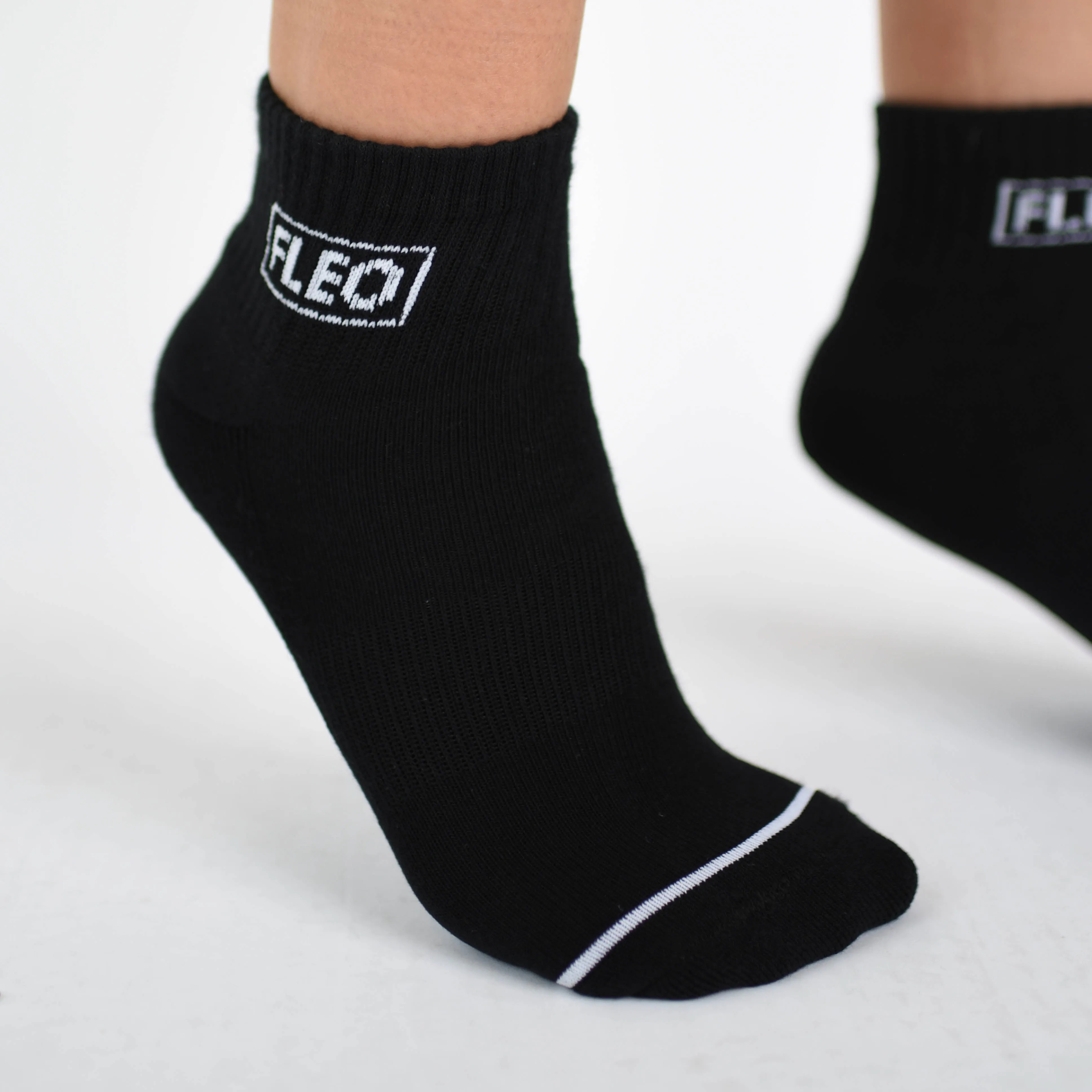 FLEO Quarter Crew Socks - Black   White