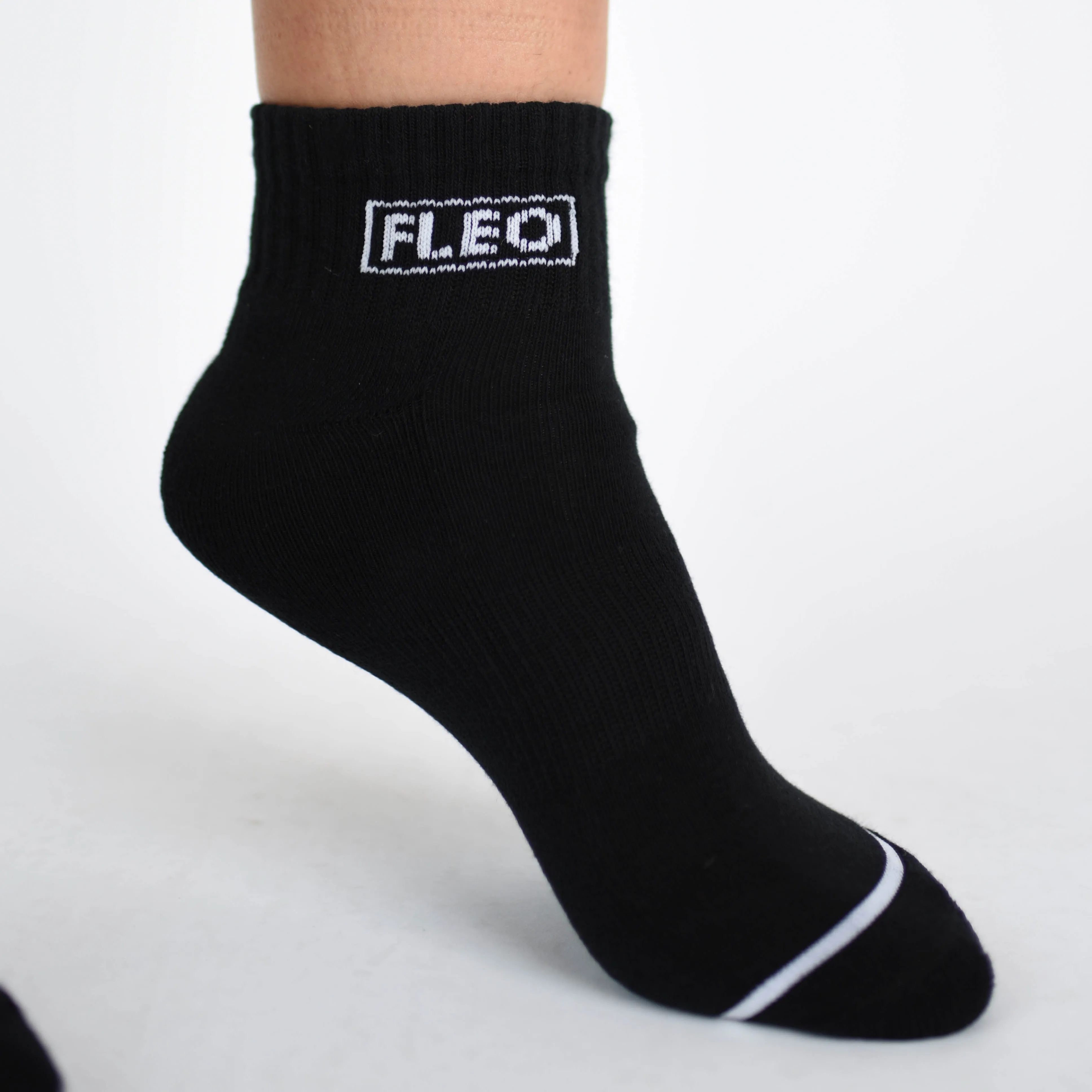 FLEO Quarter Crew Socks - Black   White