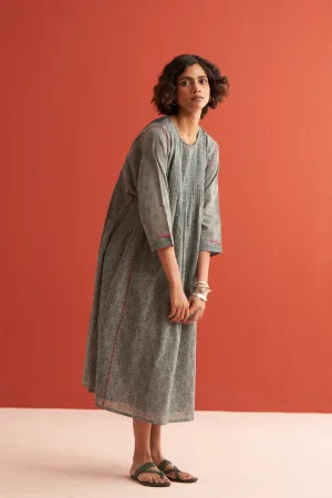 Flora pintuck kalidar Kurta