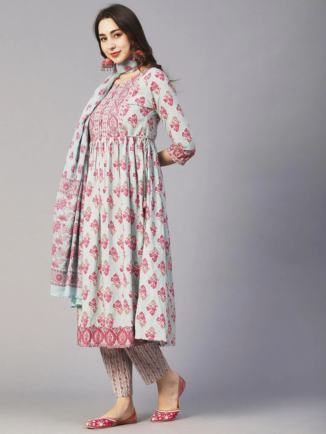 Floral Block Printed Zari Embroidered High Slit Kurta With Pants & Dupatta - Mint Green