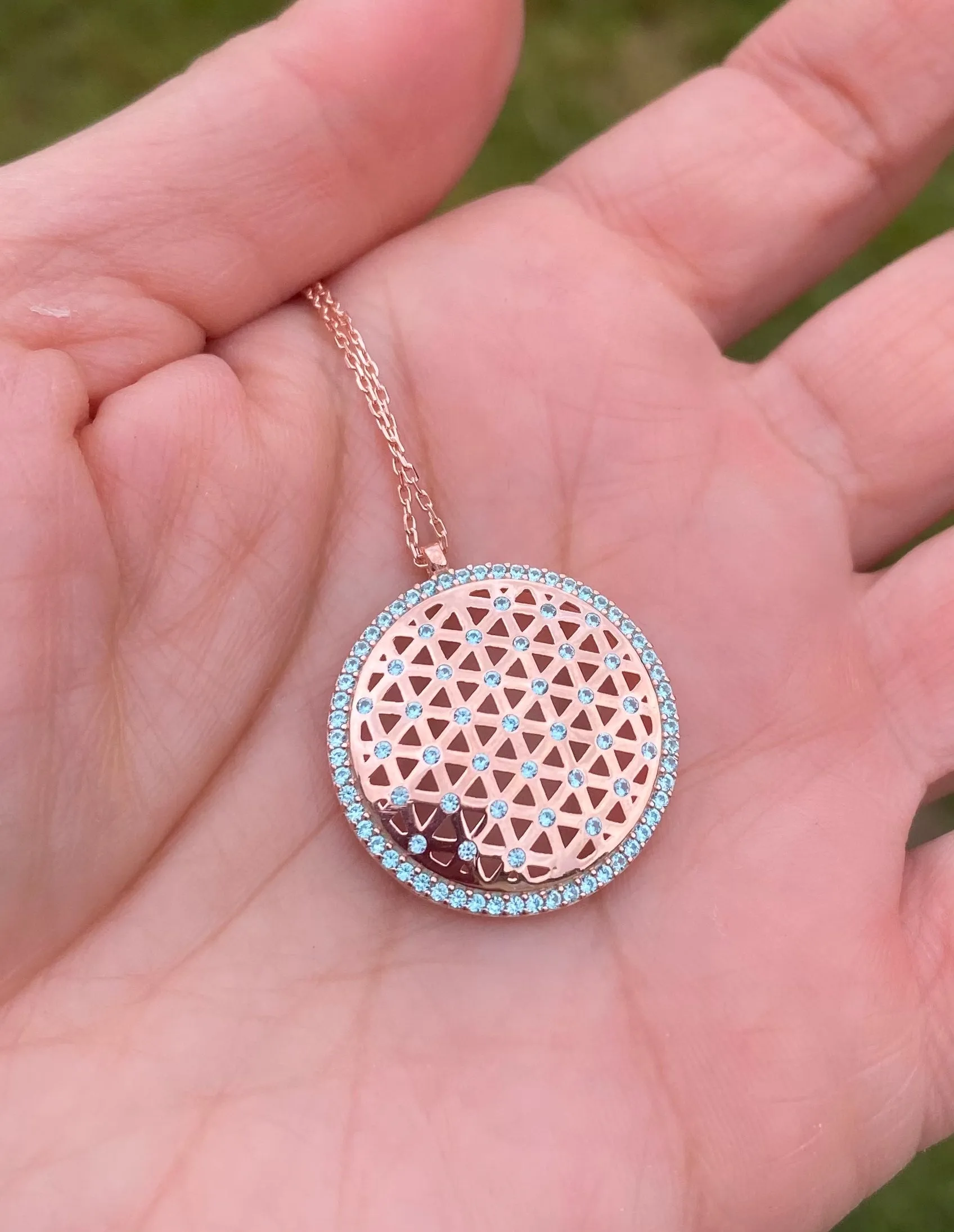 Flower of life necklace with light green stones