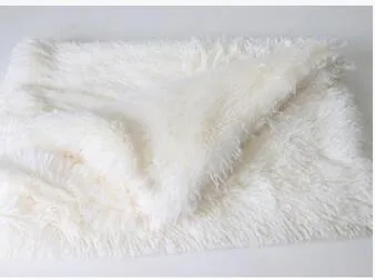 Fluffy Furry and Soft Cat Dog Blanket Soft Warm Pet Throw Wool Blanket Pet Relaxing Mat -Soft Blanket for furry friend