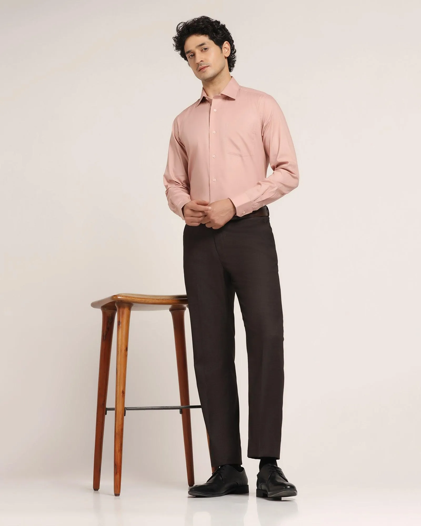 Formal Pink Solid Shirt - Vetro