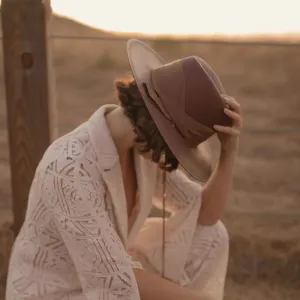 Freya - Gardenia Straw Hat in Chocolate