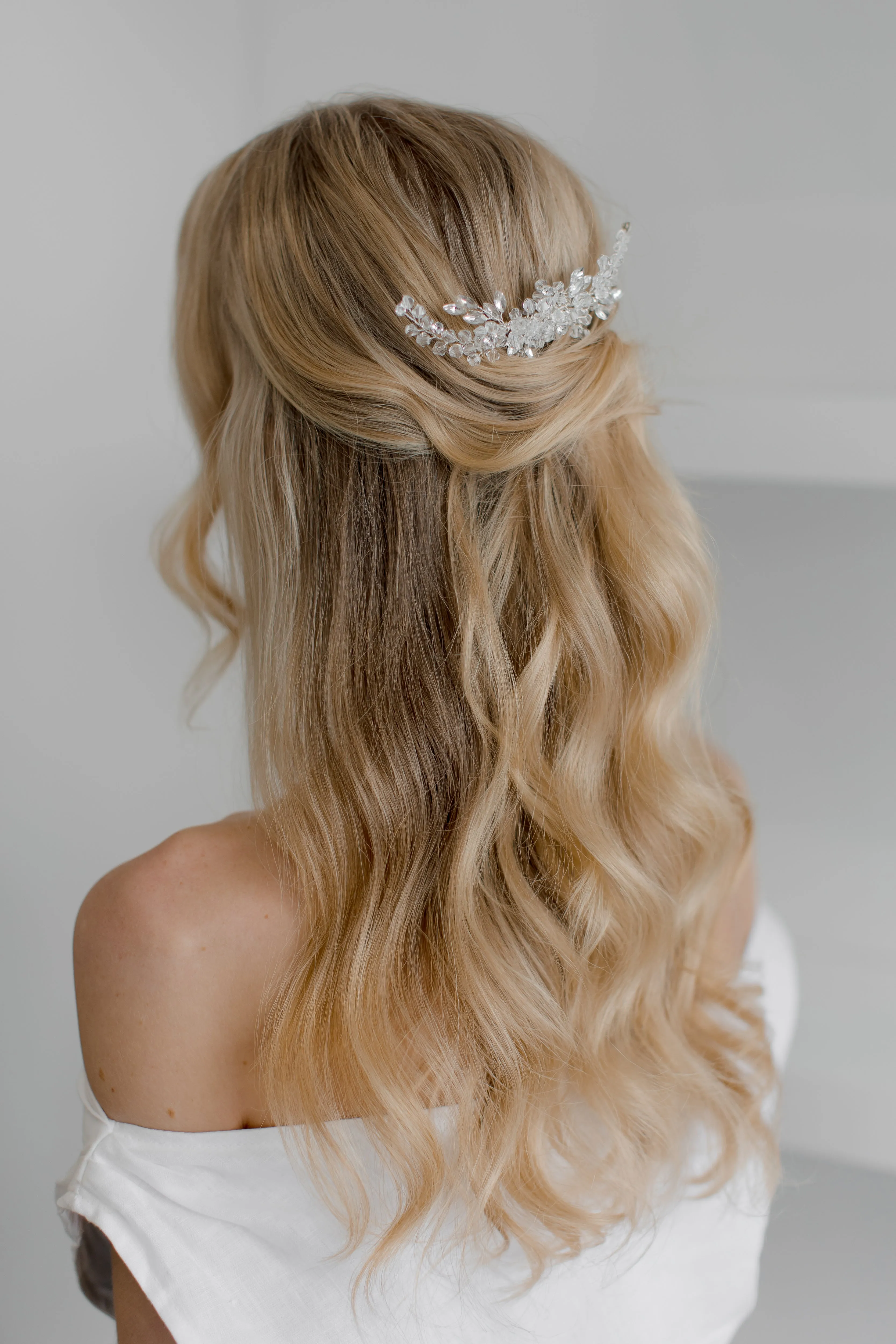 Freya - Pretty Silver Sparkling Crystal Bridal Comb