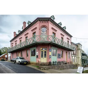 Front Corner | Braidwood Hotel