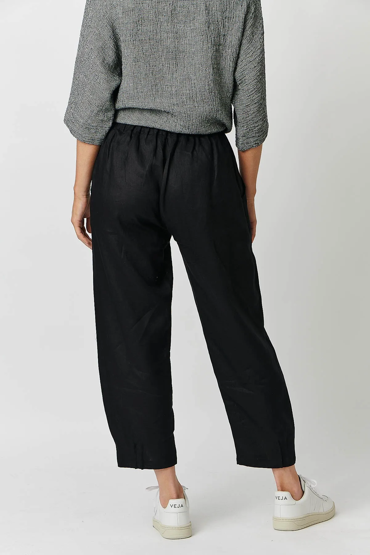 GA356 Staple Linen Pants in Black