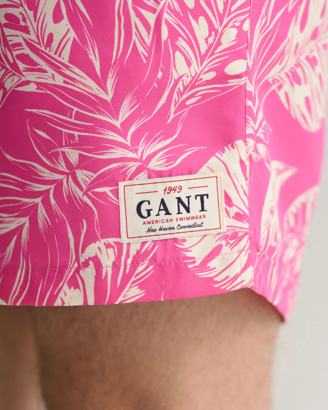 GANT - CF Tropical Leaves Print SW Shorts, Perky Pink