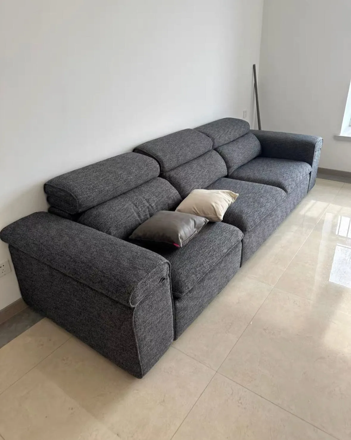 Gianna Sectional Sofa with Adjustable Headrest