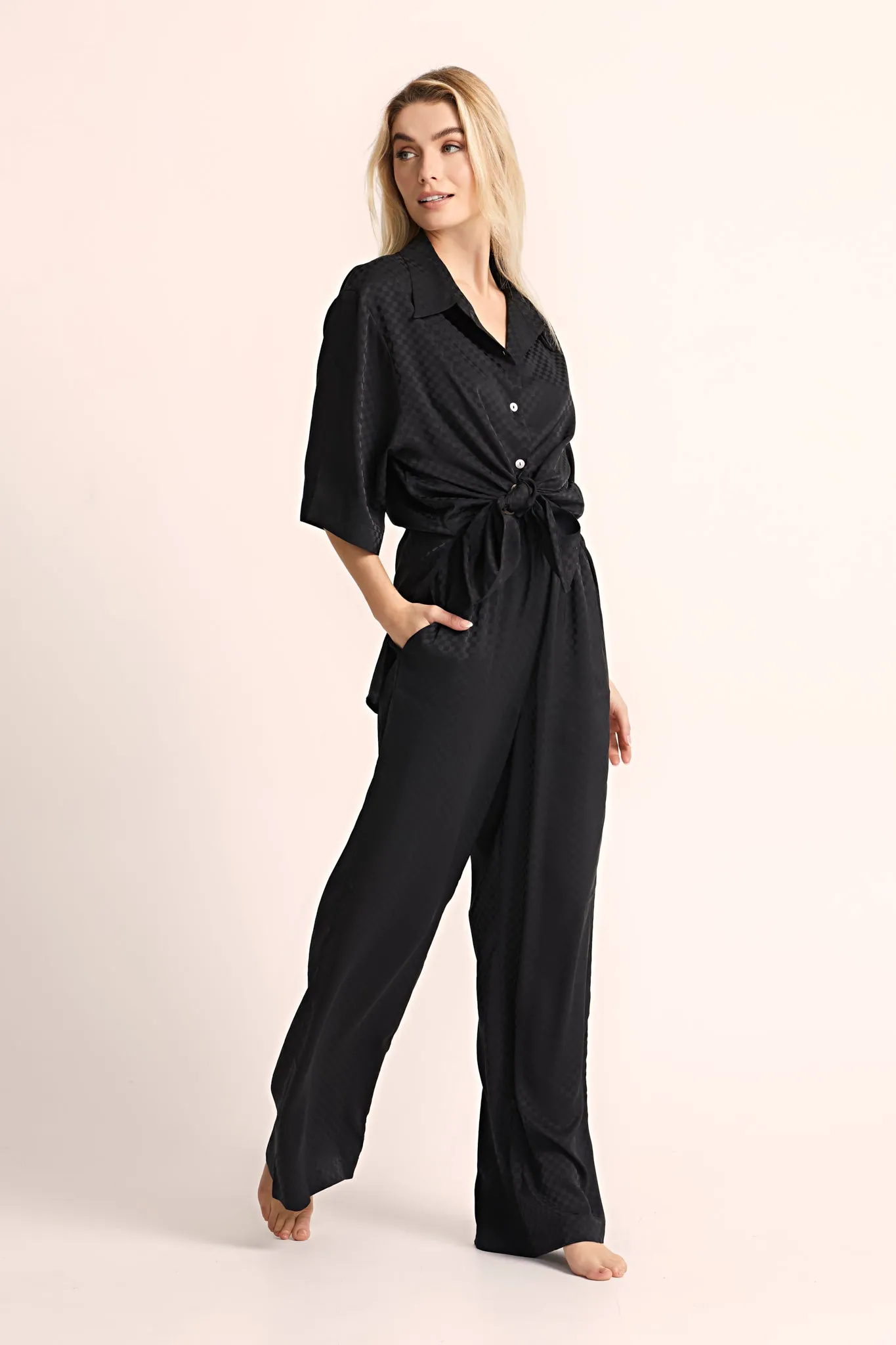 Gigi Relaxed Fit Lounge - Black