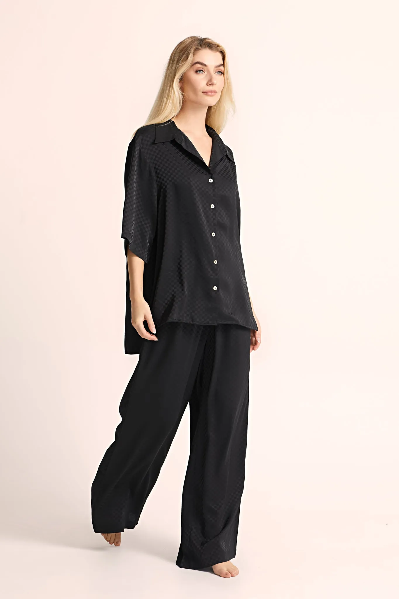 Gigi Relaxed Fit Lounge - Black