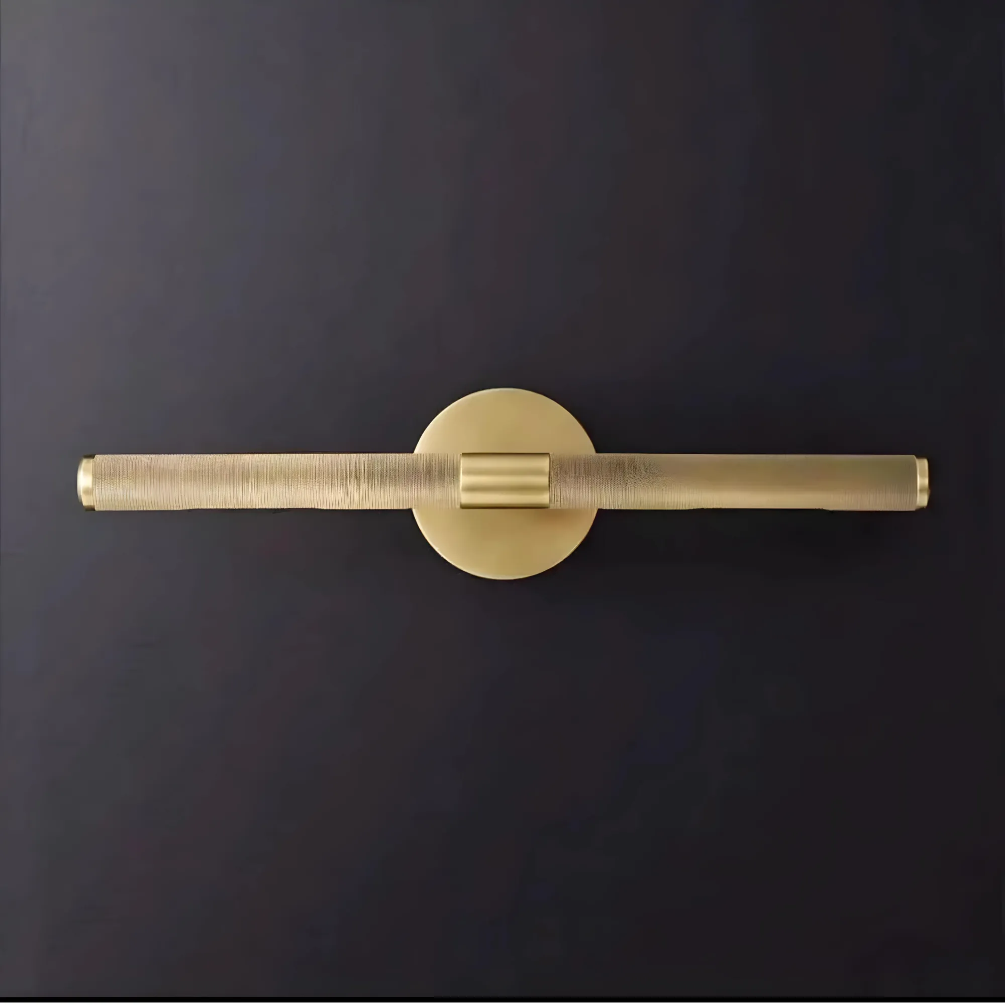 GILLY / Knurled Brass Wall Light