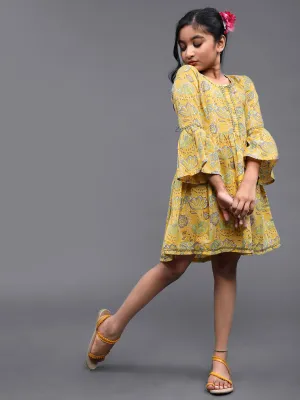 Girl's Yellow Floral Printed Gathered Dress With Lace Details - Aks Girls