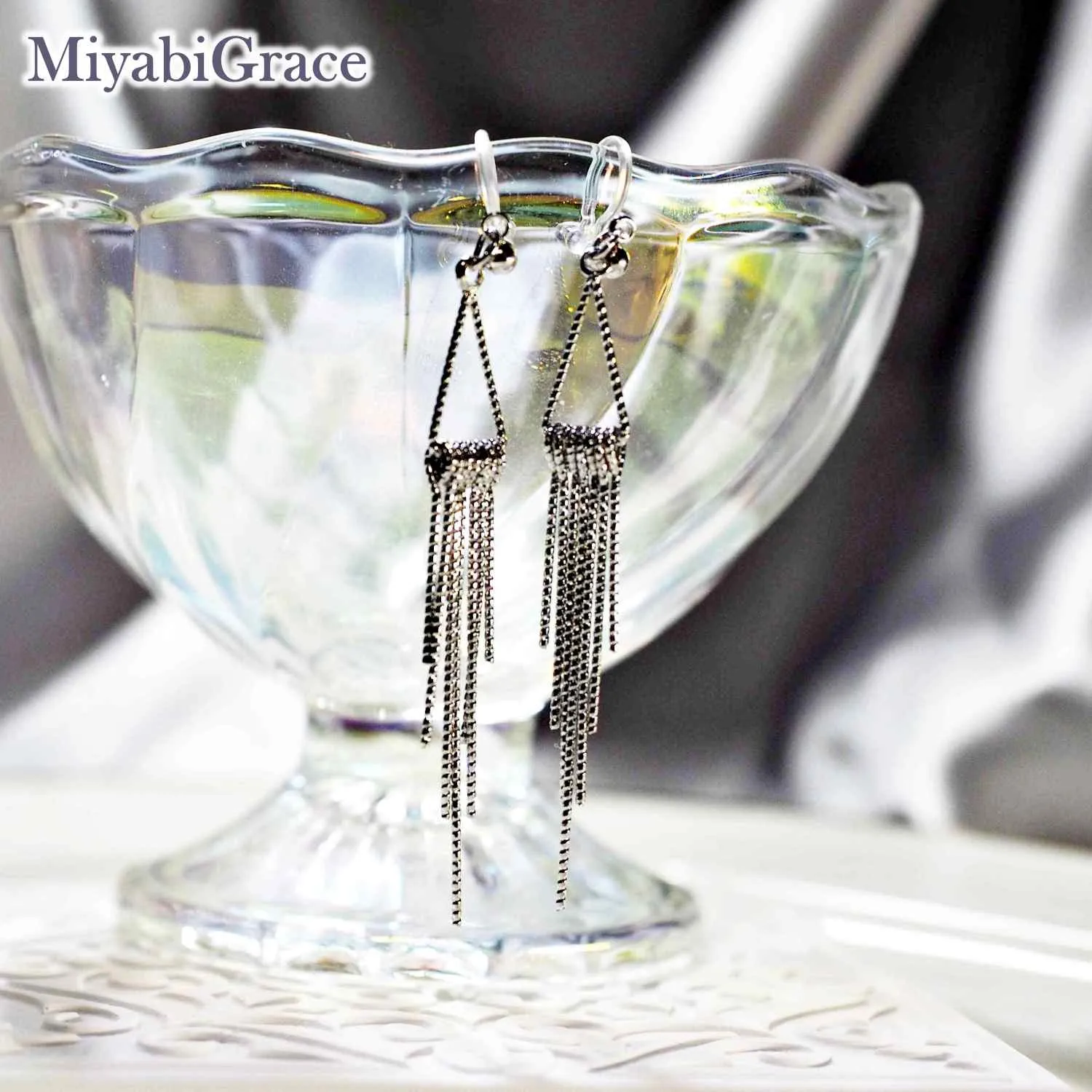 Glamorous Gradated Fringe Bar Invisible Clip-On Earrings | Luxe and Lightweight