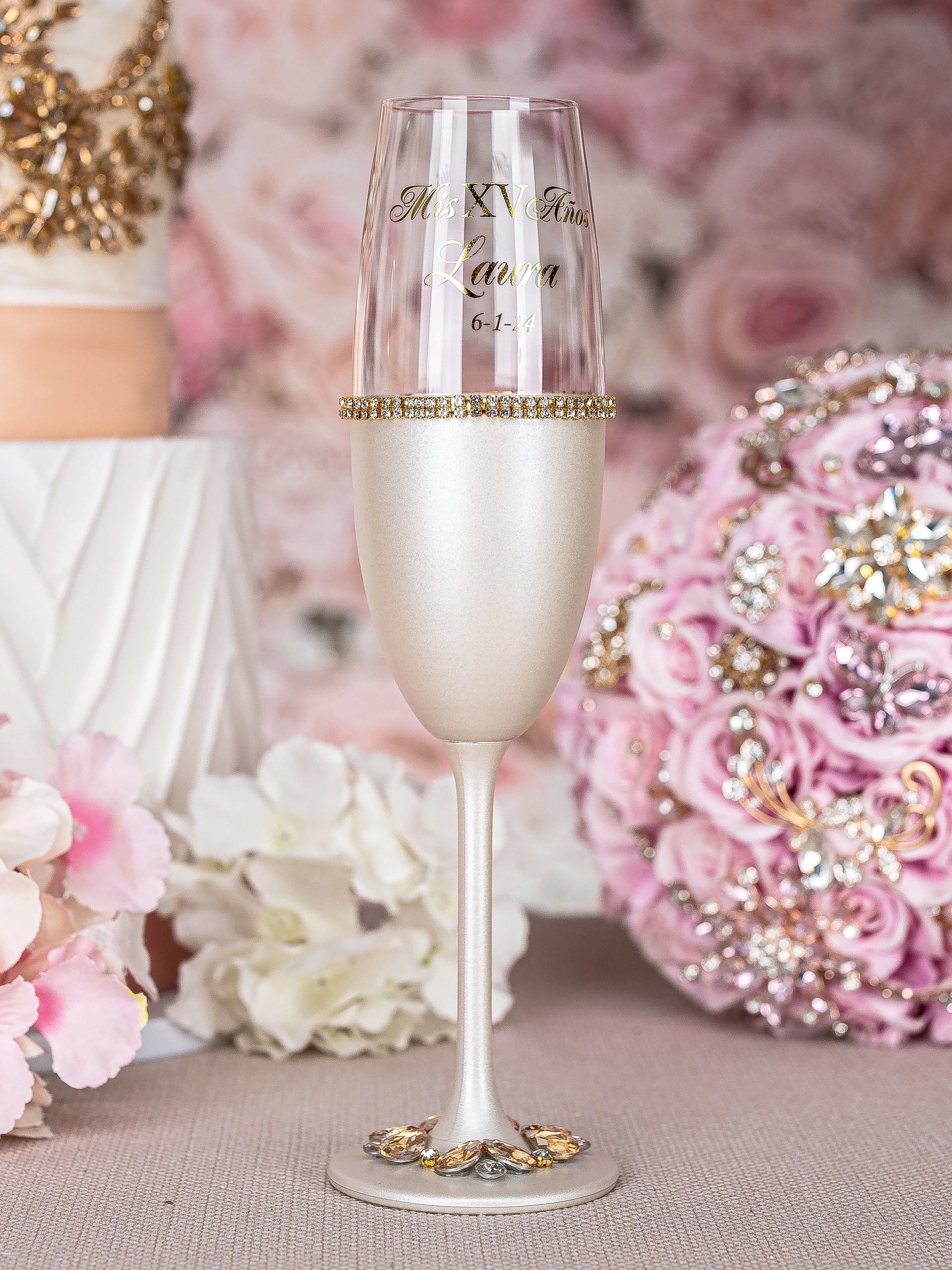 Gold 4 quinceanera champagne glasses (simple design)