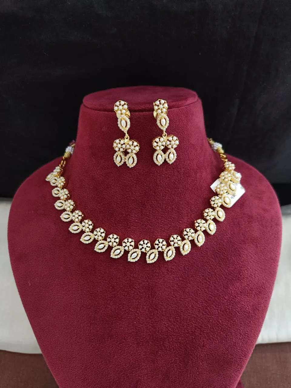 Gold-plated Pearl Necklace Set in Elegant Design