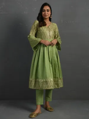 Green Box Pleated Block Printed Handwoven Chanderi Kurta With Pants (Set of 2)