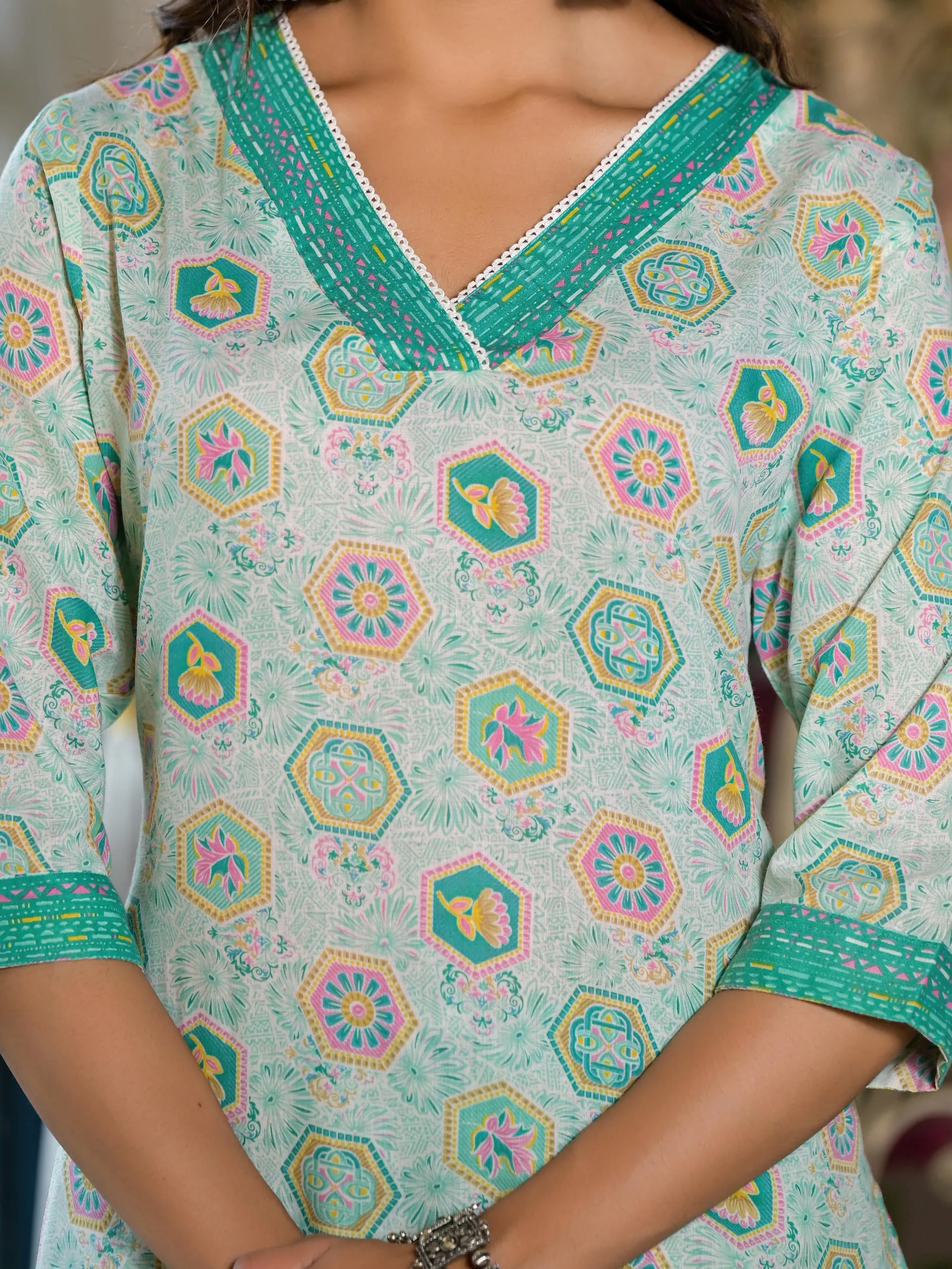 Green Floral Printed Cotton Kurta Set With Lace