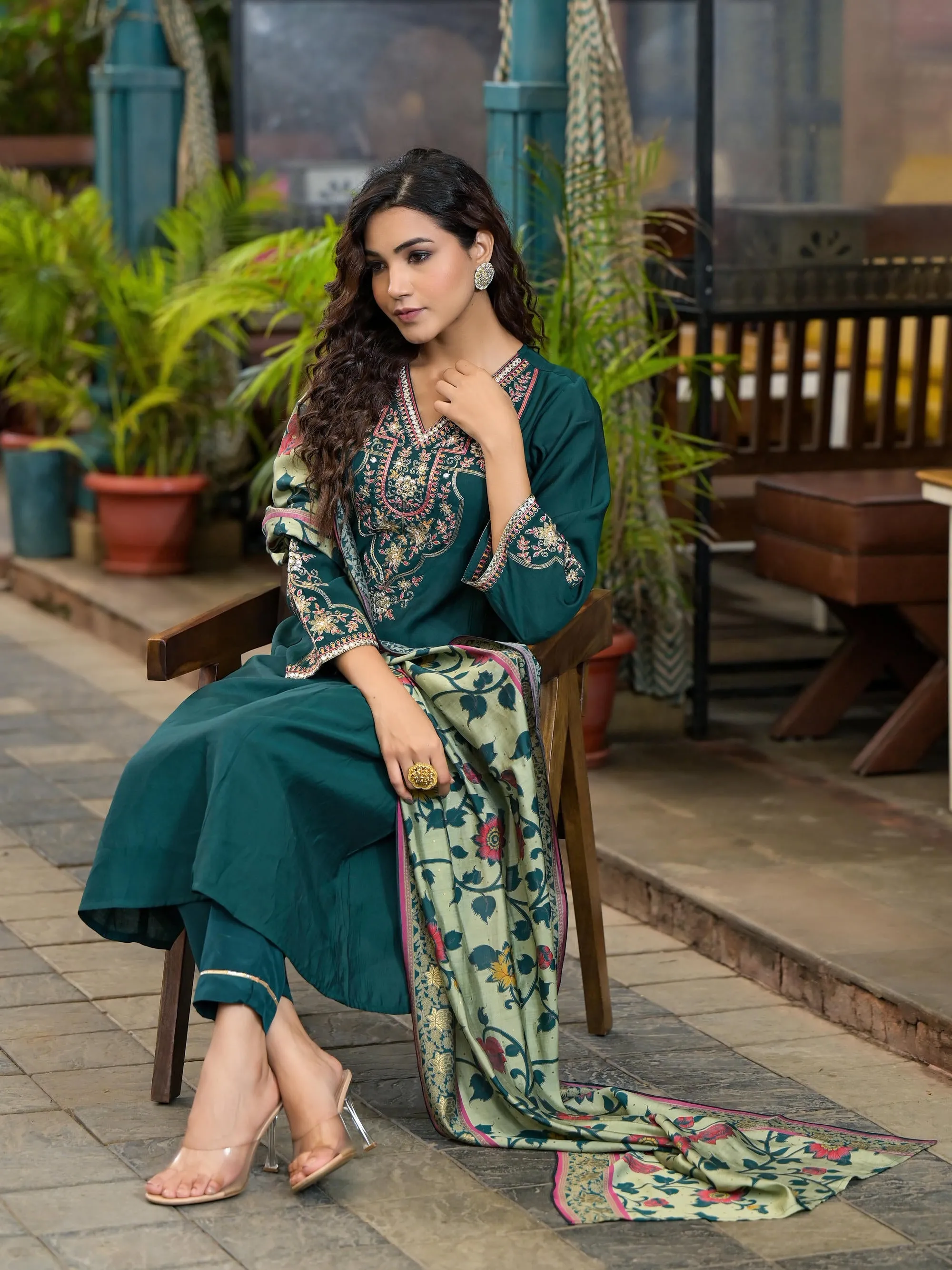 Green Thread Embroidered Viscose Kurta Set With Zari & Mirror Work