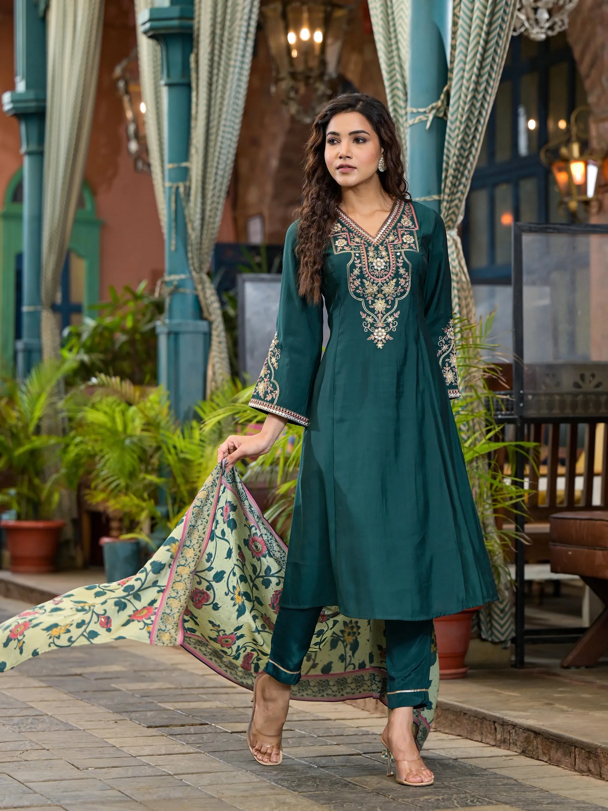 Green Thread Embroidered Viscose Kurta Set With Zari & Mirror Work