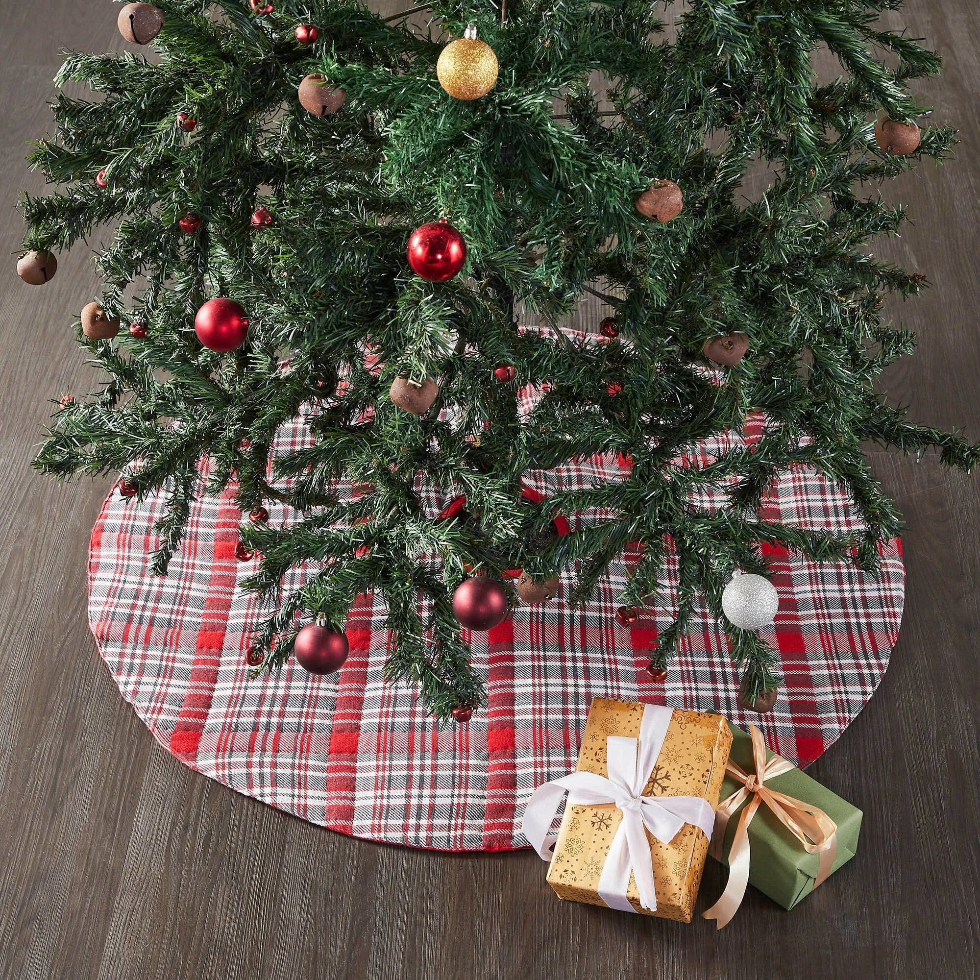 Gregor Plaid Tree Skirt 36"