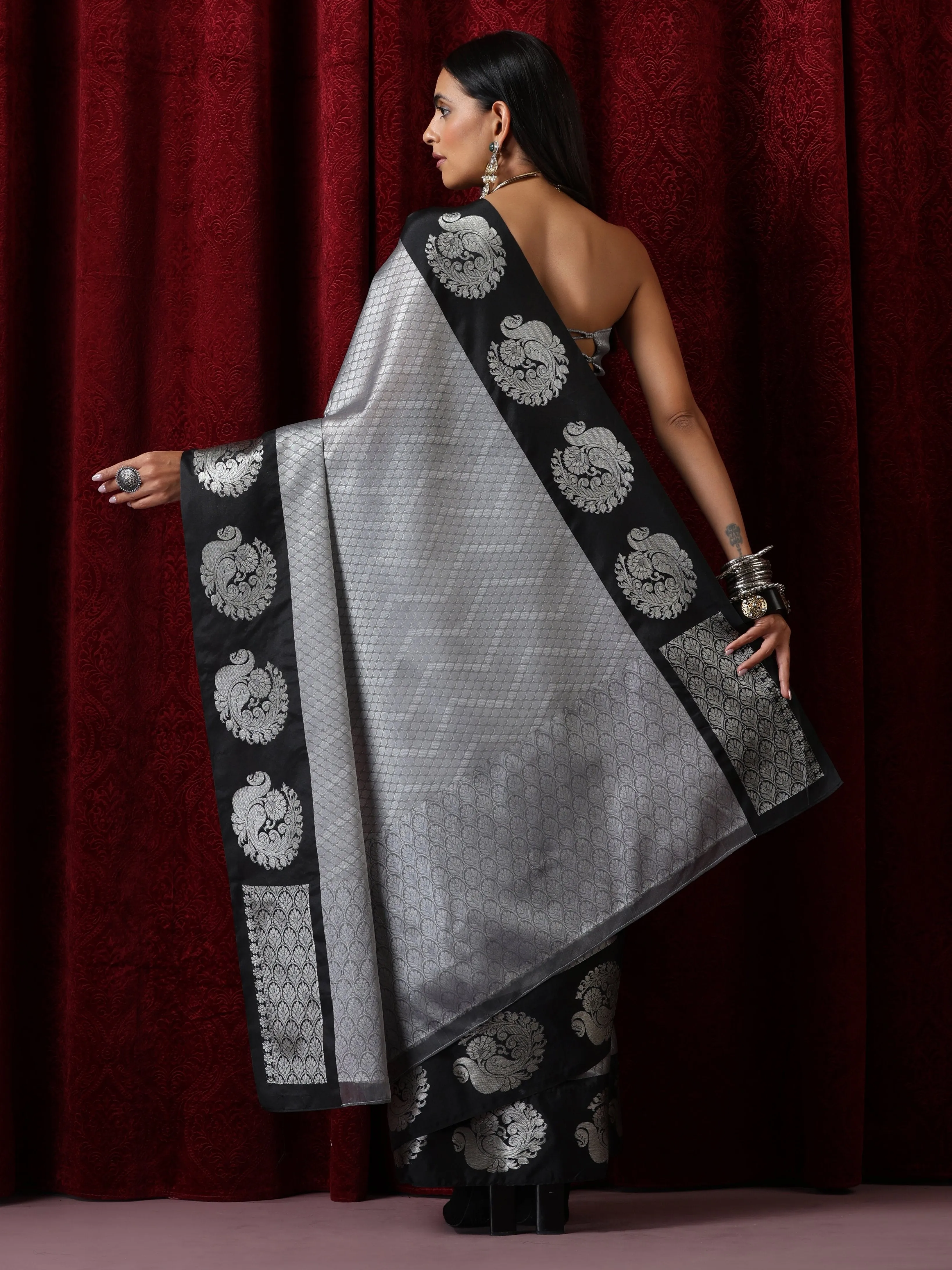 Grey Jacquard Saree with Black Border with Blouse Fabric