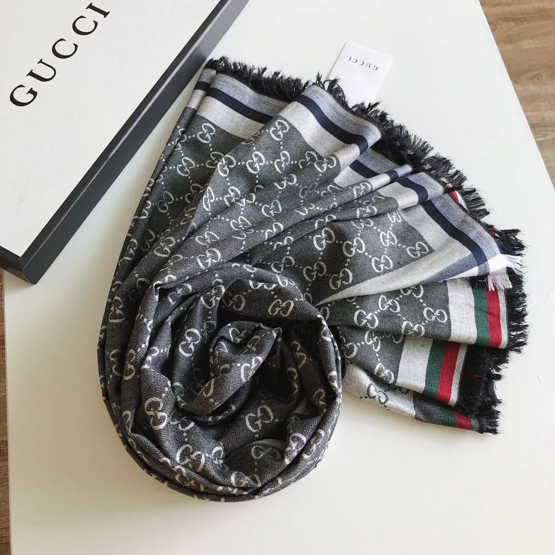 Gucci scarf with box