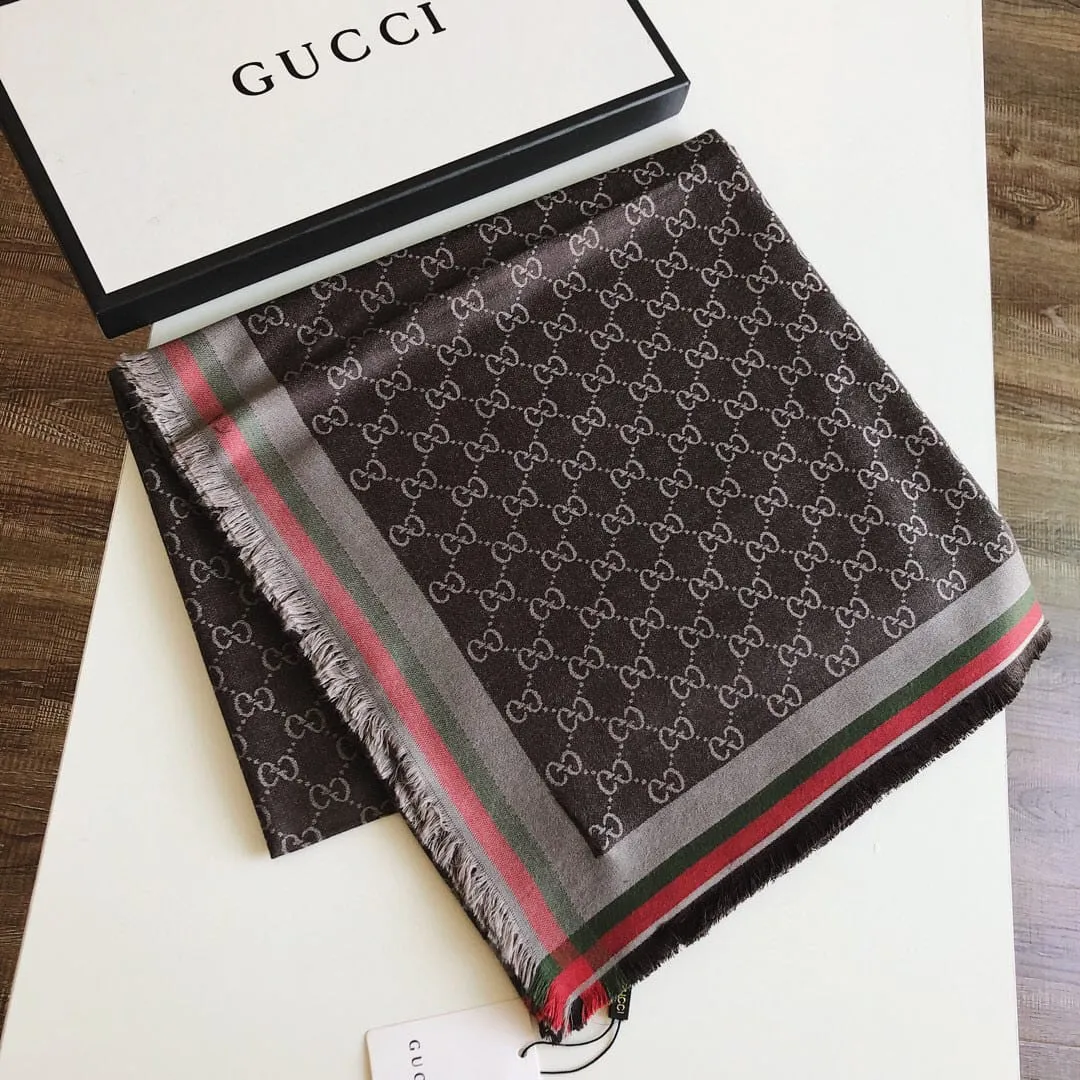 Gucci scarf with box