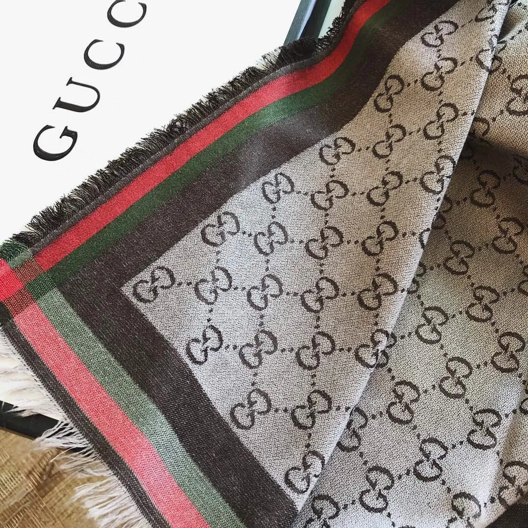 Gucci scarf with box