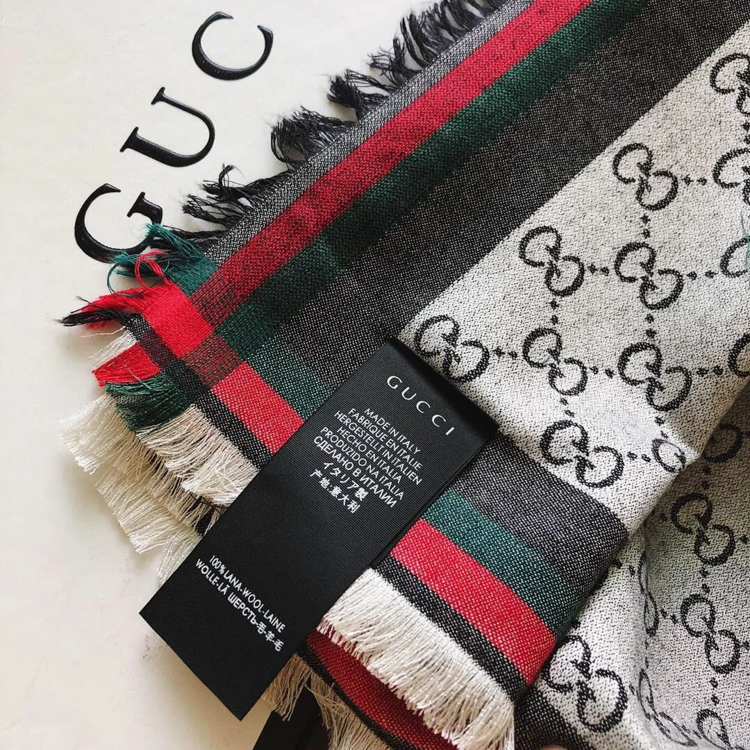 Gucci scarf with box